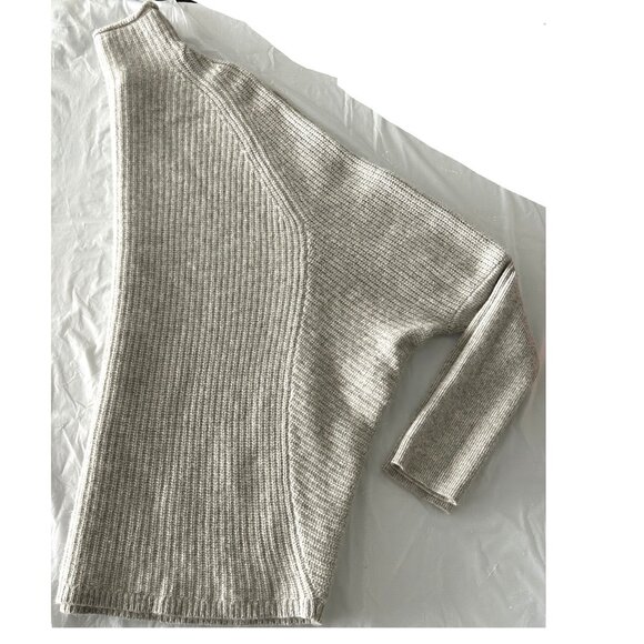 Club Monaco Light Grey Turtleneck Cashmere Sweater Sz M - Picture 3 of 7